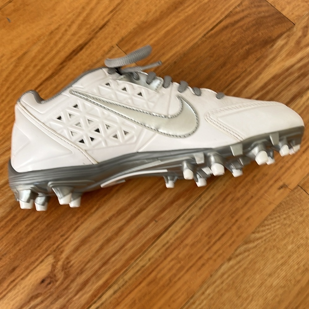 Nike women’s lacrosse cleats size 6.5 - Picture 3 of 8
